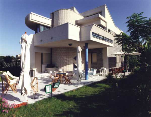 salomone1small.jpg